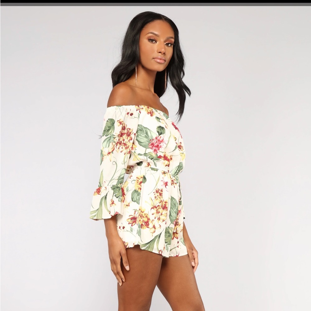 Fashion nova Belize tropical romper - Picture 3 of 5